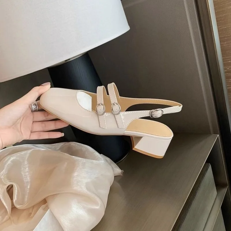 ? ? 2025 버건디 메리제인 스퀘어토 더블버클 에나멜 청키힐 슈즈 (청바지 스타일)