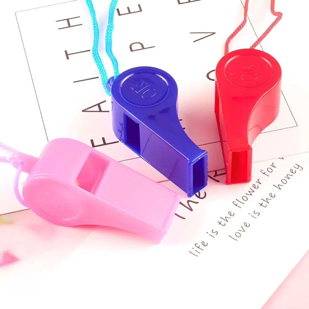 랜야드가 있는 6개의 무작위 색상 플라스틱 호루라기, 스포츠 경기용 심판 호루라기, 체육 수업, 비상 생존용 YMY
