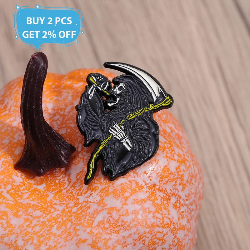 Tod Sichel Schädel Brosche Emaille Pin Halloween Punk Ghost Metall Abzeichen Dekoration Kragen Revers Schmuck Zubehör Geschenk für Freund – Detail 2