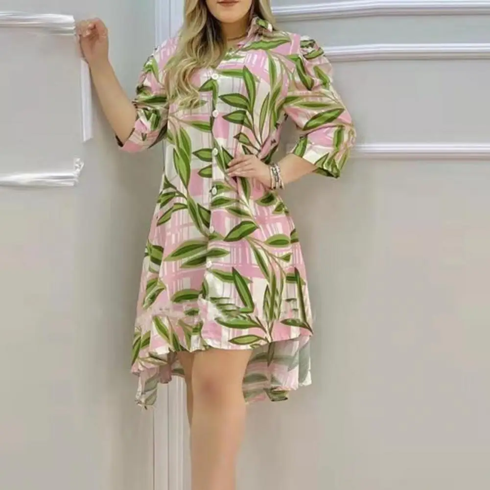 

Женское однобортное платье-рубашка с цветочным принтом и полурукавом