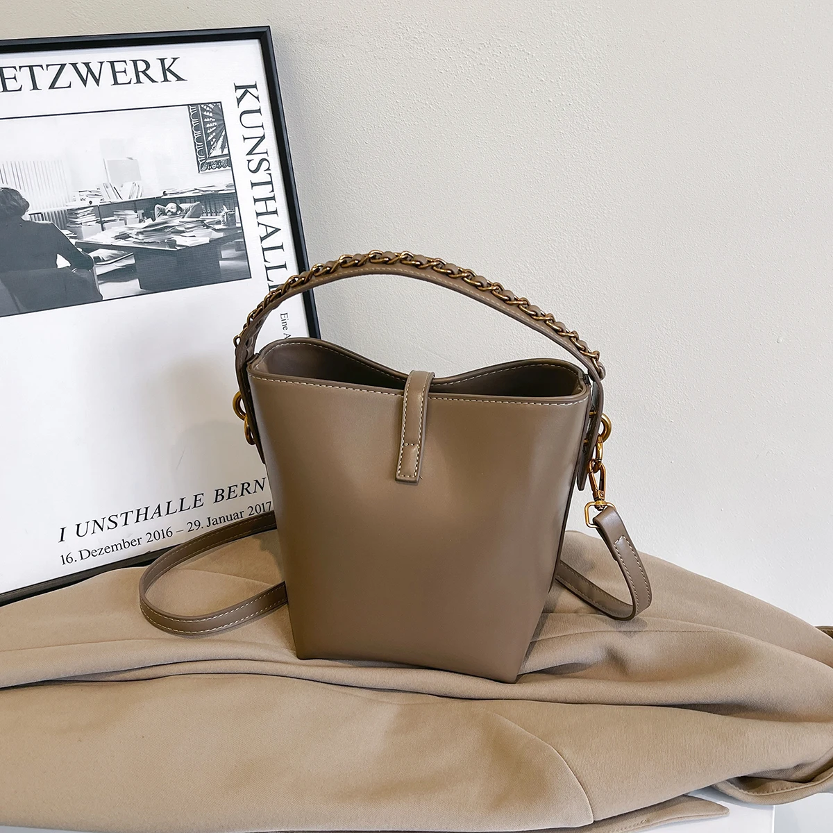 حقيبة كتف كلاسيكية بتصميم دلو، محفظة كروس كلاسيكية...