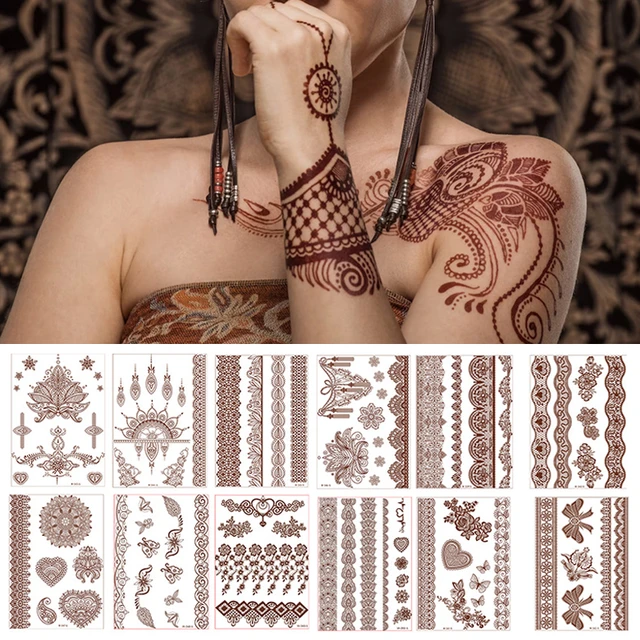 Young Indian bride showing henna hand on her wedding day from behind the  pole. She looking so happy on her wedding day Stock Photo - Alamy