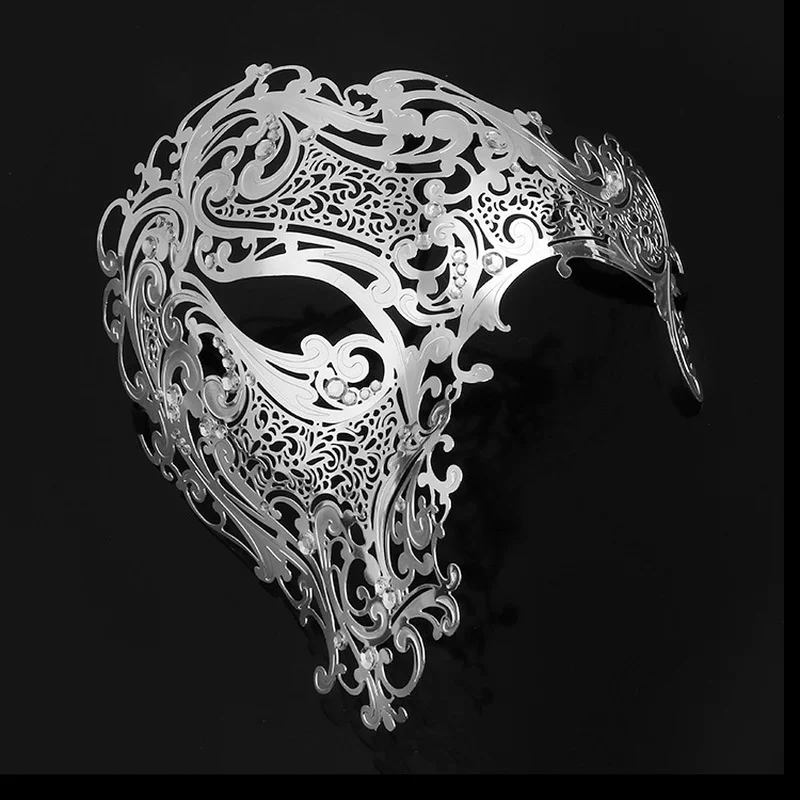 2022 Black Gold Skull Metal Party Mask Rhinestone Half Face Venetian Masquerade Men White Women Skull Filigree Halloween Mask 50
