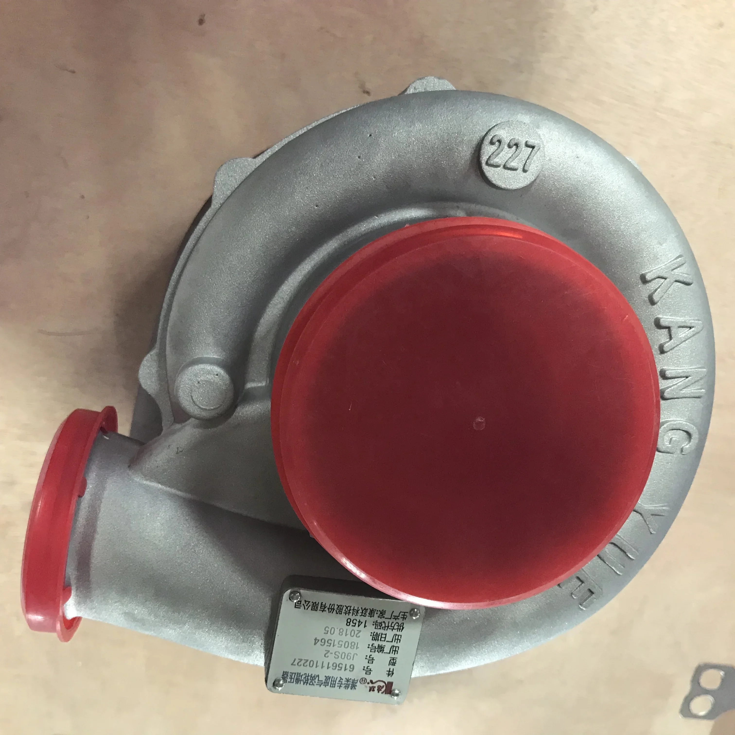 

Weichai Запчасти для дизельного двигателя Turbocharger J90S-2,61561110227A,4110000557042