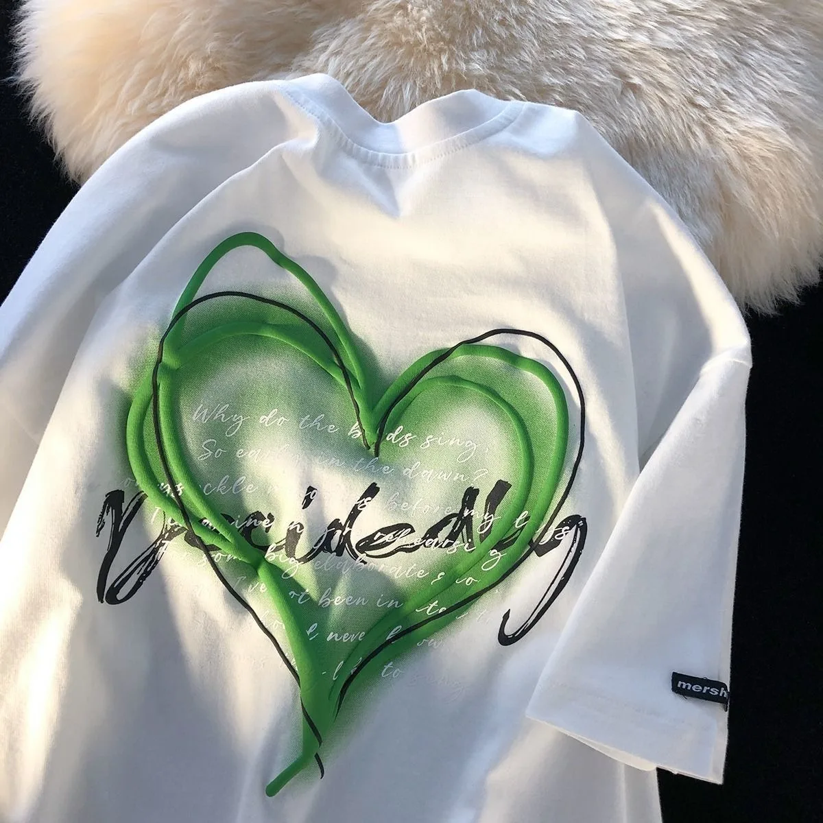 

Cotton Graffiti Love Print Short Sleeve T-shirt for Men and Women Summer Korean Couple Loose and Versatile Half Sleeve Top