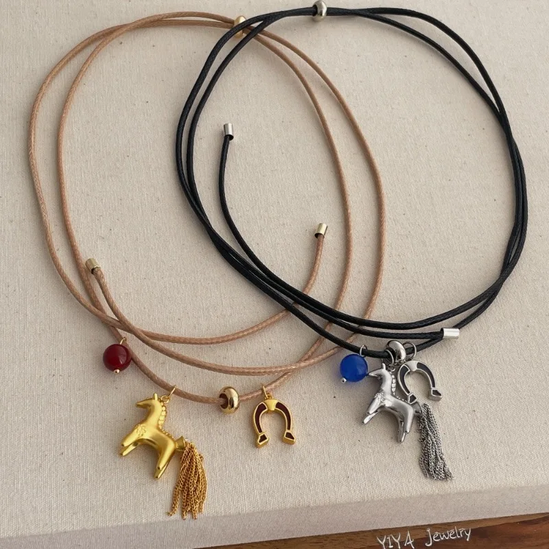 Collana con ciondolo a forma di cavallo con perline e nappa, divertente e metallica, per donne, regolabile, lunga catena in corda di cera_voghion.com