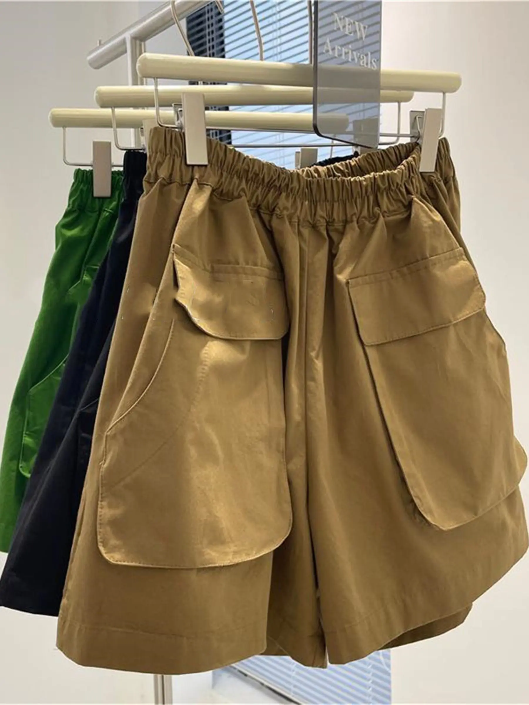 

4XL Oversized Shorts Women Cool Solid Korean Hip Hop Pants Pockets Oversize Gothic Trousers Girl Summer Harajuku Boyfriend Pants
