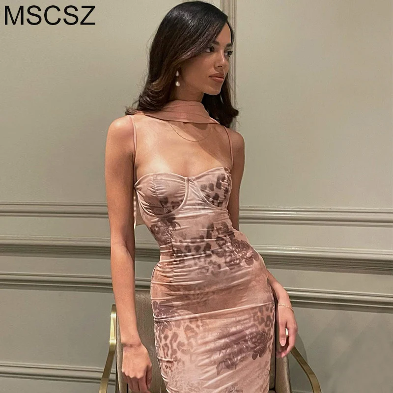 

Платье-комбинация с цветочным принтом, на бретелях-спагетти