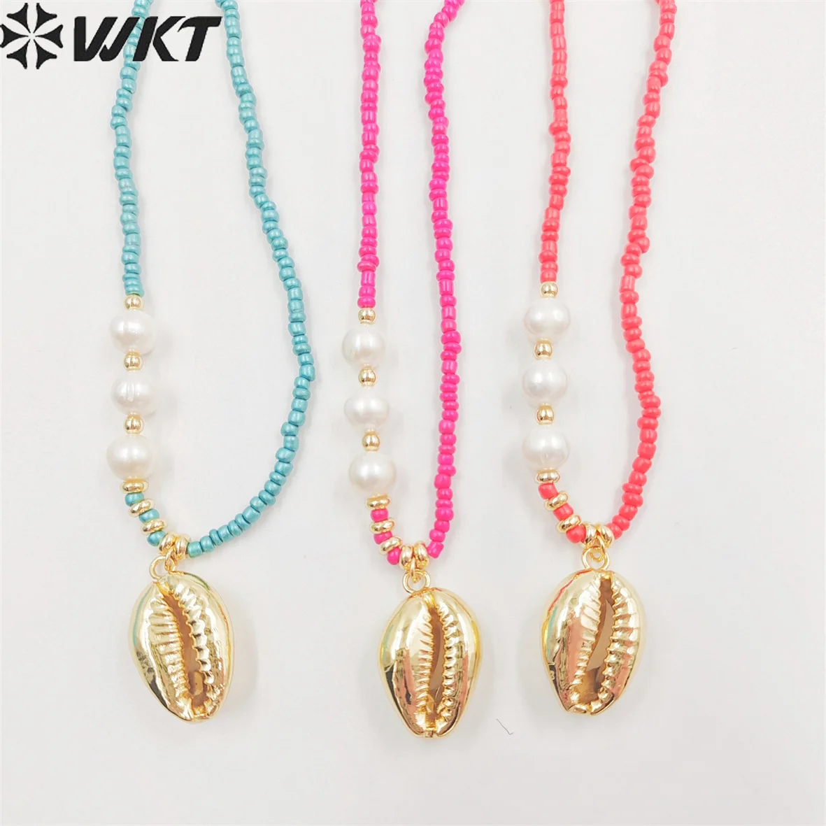 

WT-JN211 Women Chic vintage summer natural sea cowrie necklace 2mm tiny ceramic beads 16 inch long conch shell charm neckalce
