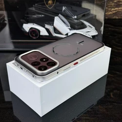 Custodia posteriore protettiva in PC opaco e elegante con telaio in metallo duro e compatibilità con la ricarica wireless magnetica