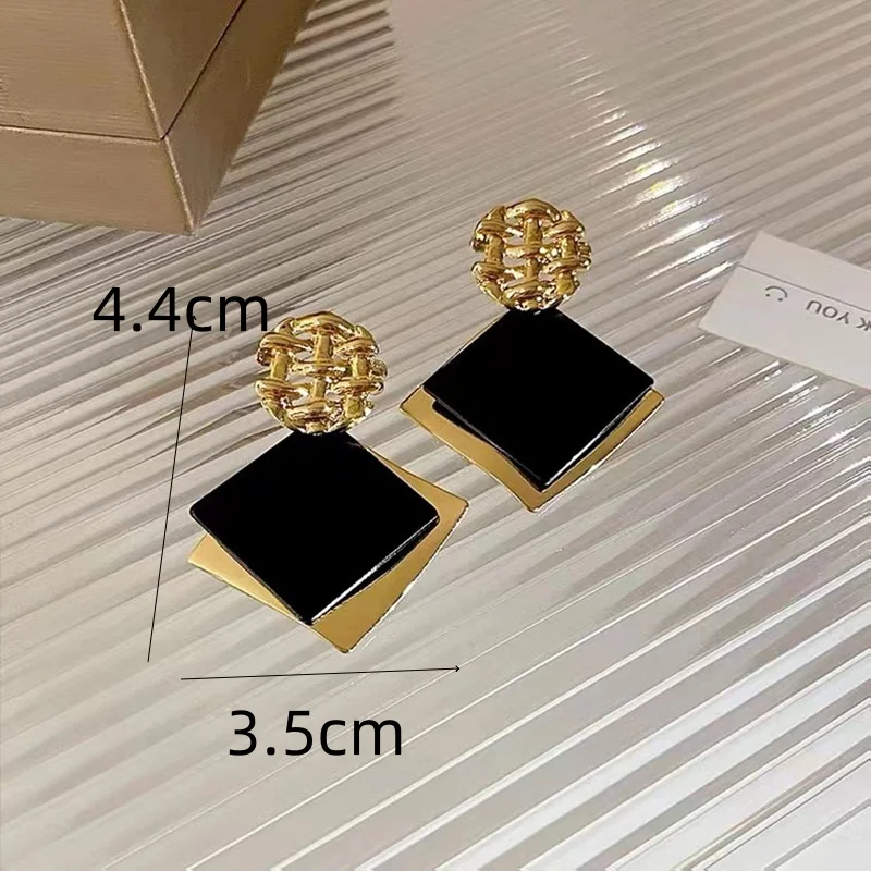 Double Layers Big Square Black Rhombus Metal Fold Drop