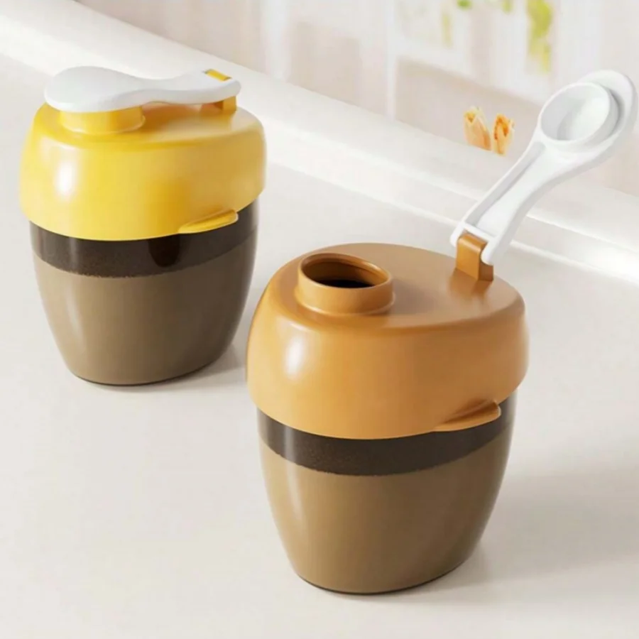 1pc baby milk powder dispenser box with 70ml baby milk powder can be carried out with a small box for one meal and one grid