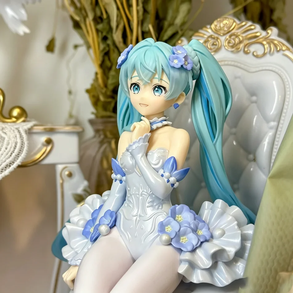 Hatsune Miku Kawaii Anime Figurine - Collectible Desktop & Cake Decoration Gift