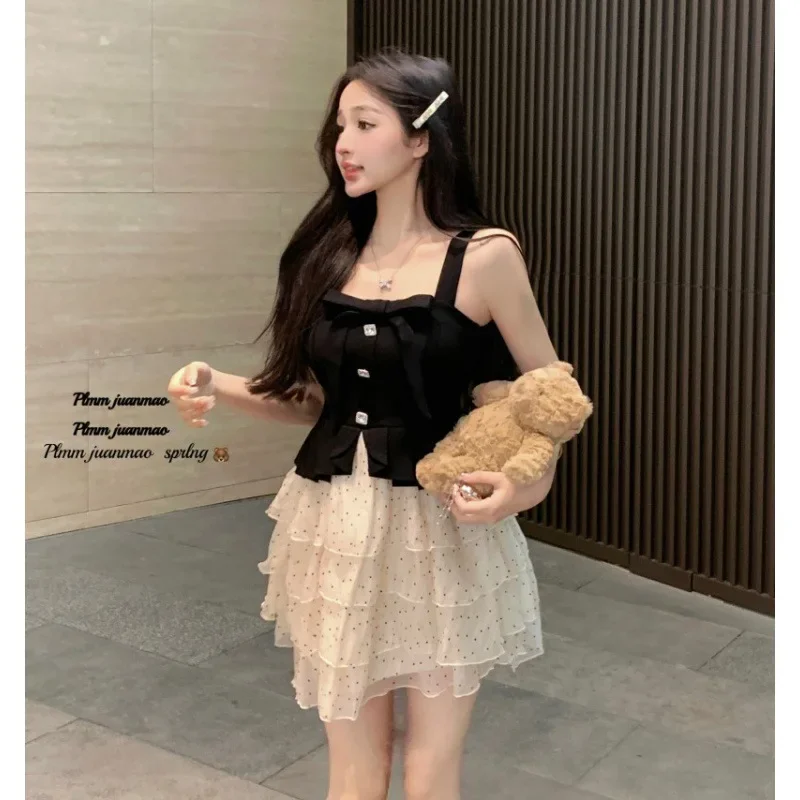 thumbnail image 1 of Vestido con falda de pastel de lunares y hombros descubiertos ajustado a la cintura con diseño sensible para mujer, estilo nuevo y antienvejecimiento para chicas picantes, 1 of 4