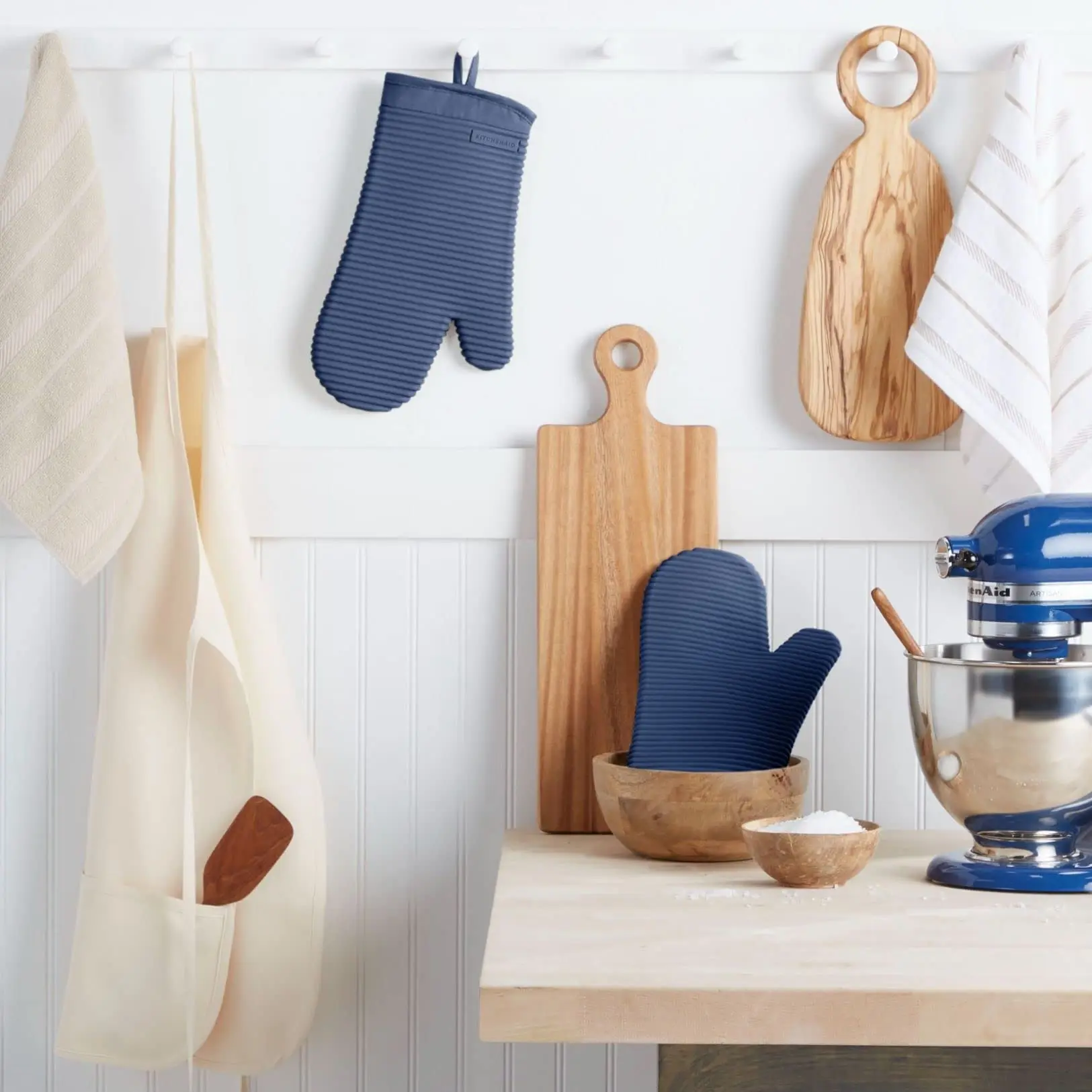 Ribbed Soft Silicone Oven Mitt Set, Blue Willow 2 Count , 7.5"x13"