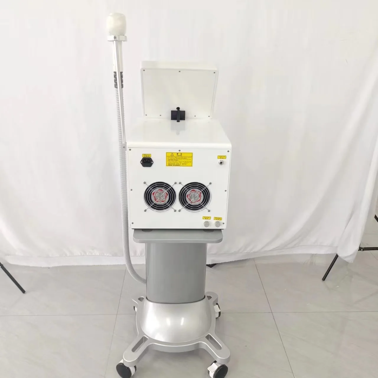 Laser diodowy 755 808 1064nm wielofalowe włosy maszyna do usuwania głowica chłodząca bezbolesne usuwanie ciało włosy depilator laserowy twarzy