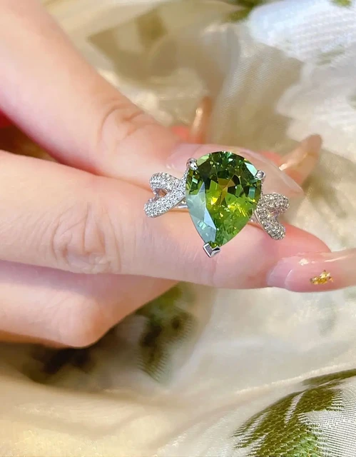 4 Carat Kite Peridot Halo 14K White Gold Engagement Ring, Eternity Rin -  Giliarto