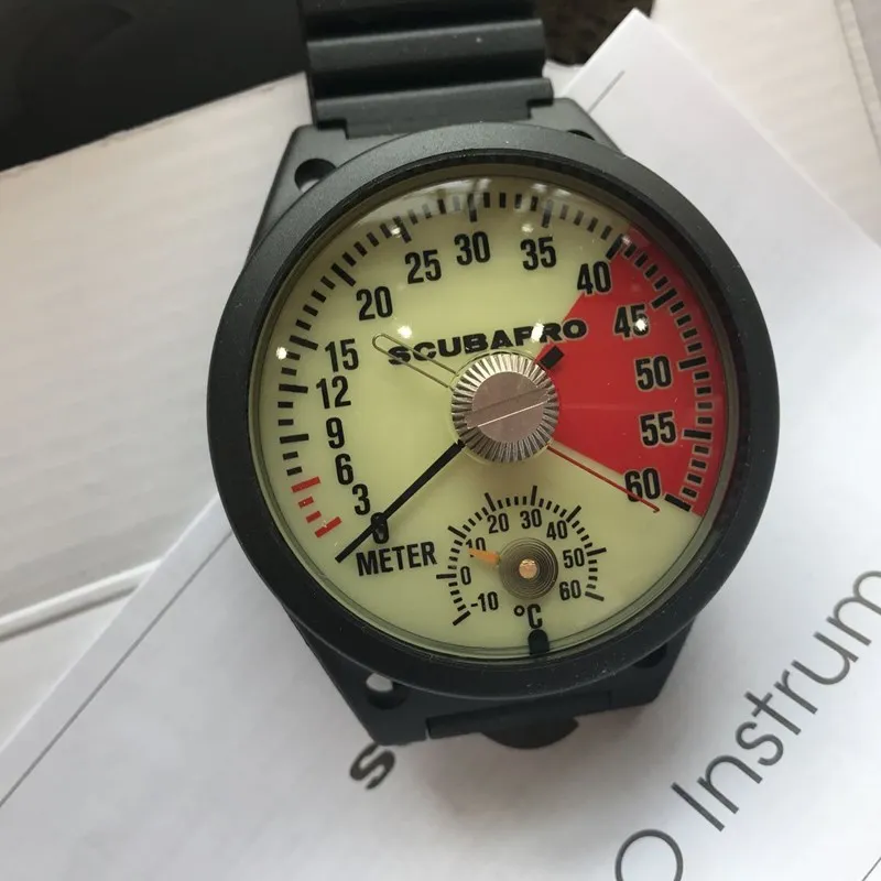 Divingdepthgaugeimportedwriststrapdepthgauge60mdepthgaugewithauthentictemperature.jpg