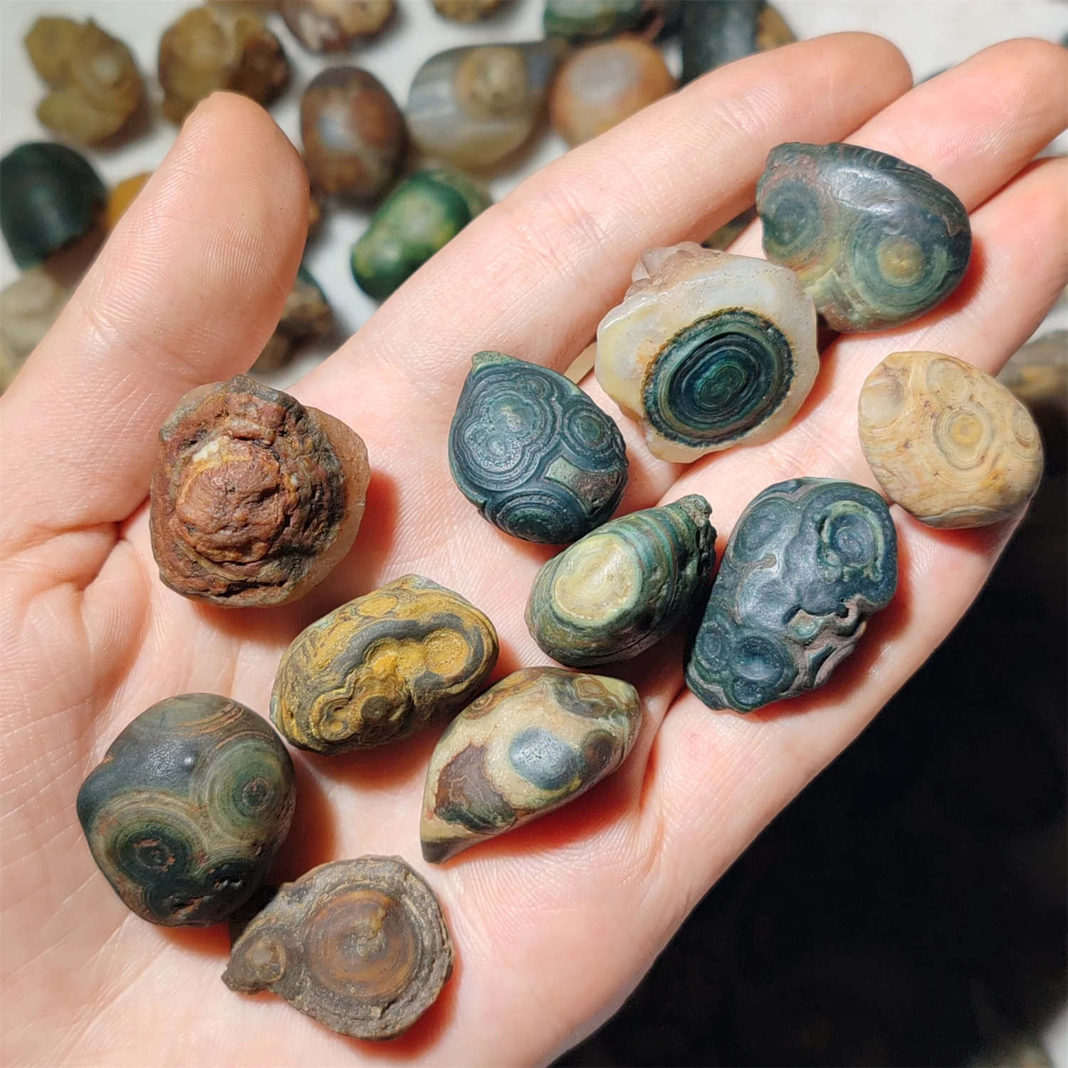 142pcs/lot Natural Precious Rare Magical Gobi Rough Stone Bulk samples Non-porous Special energy Precious stone Treasured admire