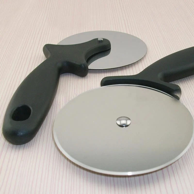Stainless Steel Round Pizza Cutter