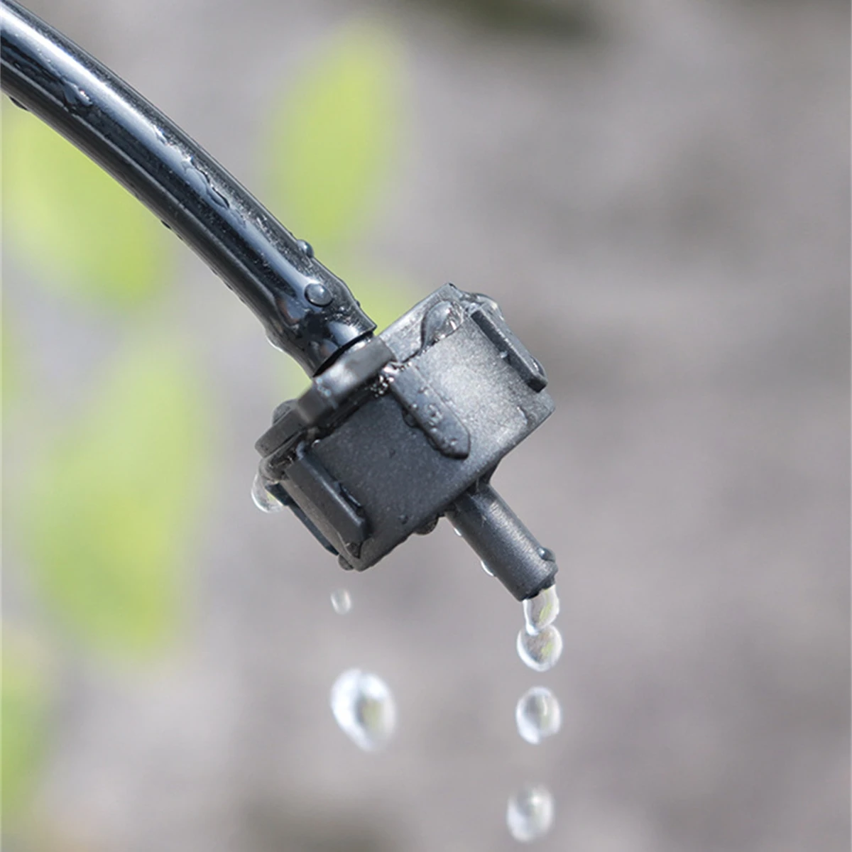 Drip Irrigation Garden Dripper Irrigation Fittings Pressure Compensating Dripper 2L/H 4L/H 8L/H Garden Orchard Micro Irrigation Emitter Agriculture Watering Pipe Fitting 20/100Pcs