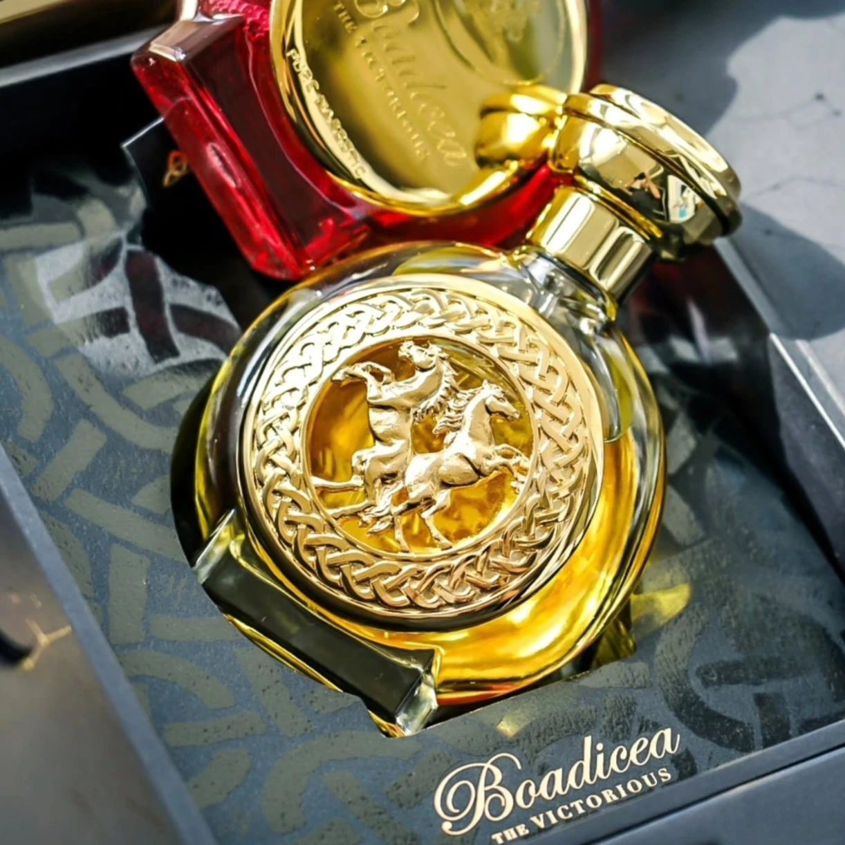 Eau de toilette uomo profumo romantico sandalo e oud legnoso_voghion.com