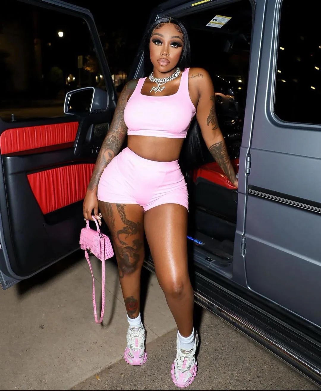 

Комплект Спортивный женский из 2 предметов, пикантный Топ без рукавов, шорты с завышенной талией, повседневный спортивный костюм с велосипедными шортами