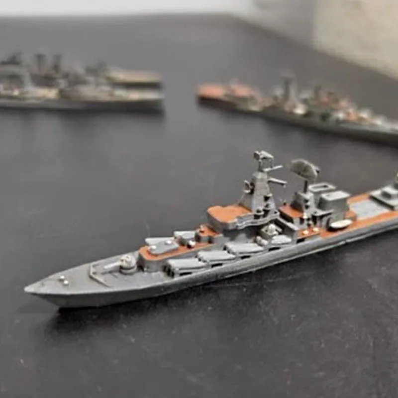 

1/2000 Battleship Model Glorious-class Guided Missile Cruiser Toy Ship Model Finished Moskva Naval Battleship Static Model