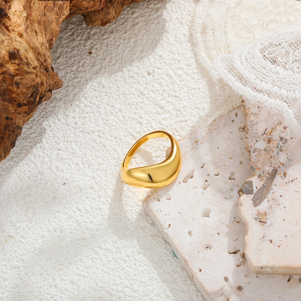 18K Gold Plated Two Tone Wavy Dome Chunky Ring Pack for Women Waterproof Couple Rings Statement Jewelry for Lover Stylish Bijoux