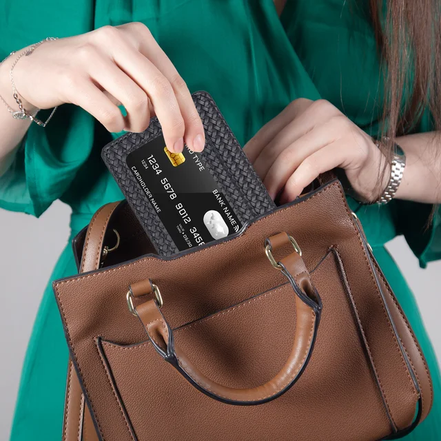 Porta carte di credito sottile e minimalista con finestra identificativa trasparente, piccolo portafoglio per carte in pelle per donna uomo 4
