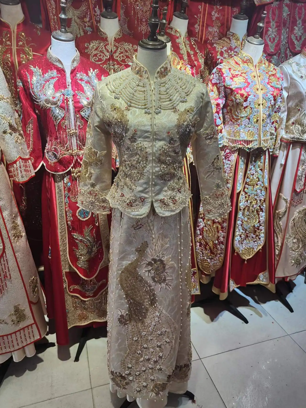 Women Champagne Embroidery Chinese Traditional Dress Wedding Bride Handwork Beaded Peacock Vintage Cheongsam китайская одежда