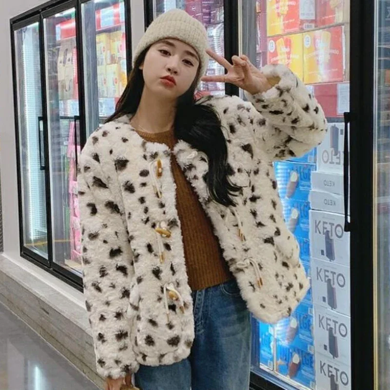 New Fashion Leopard Print Lamb Wool Women Faux Fur Coat Winter Female Thicken Short Plush Outwear Large Size Warm Outcoat 2024