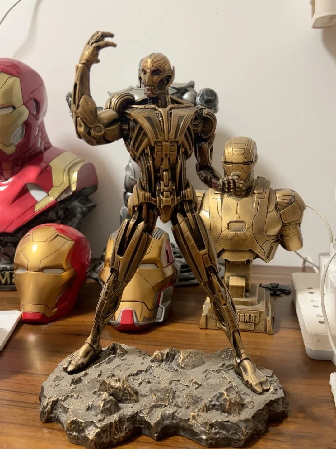Original Avengers 2 Age Of Ultron Villain Ultron Iron Man Action Figures Modello Raccogliere Arredi Festival Regalo Di Compleanno