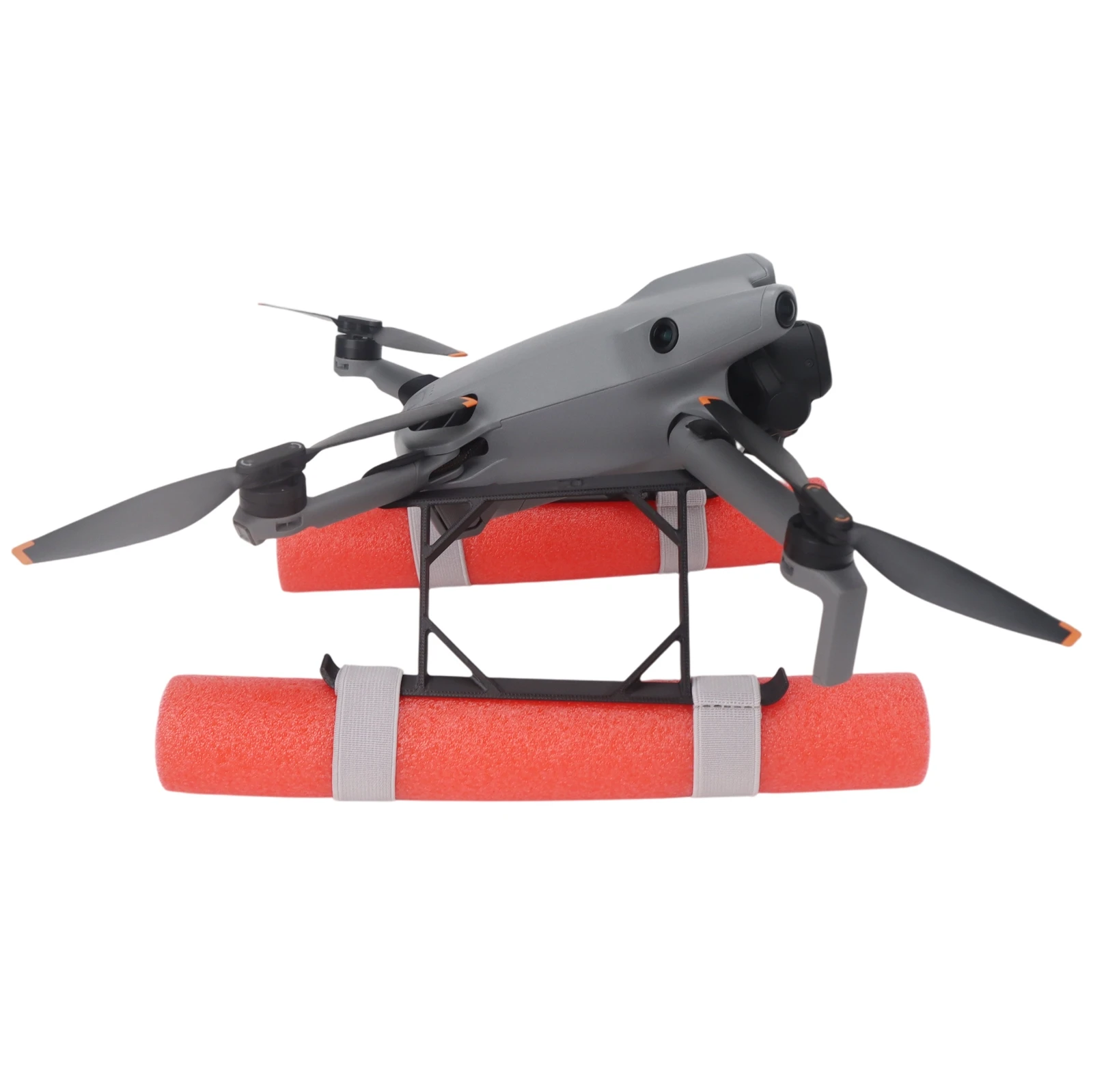 Drone DJI Mini 5 Pro avec tige de flottabilité en action, décollant depuis une surface d'eau.