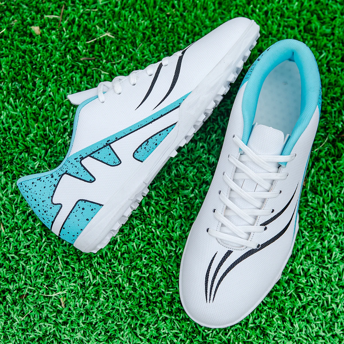 Professional Sports Soccer Shoes TF Broken Nail Teenagers Comfortable Training Specific Shoes Adult Wear Resisting