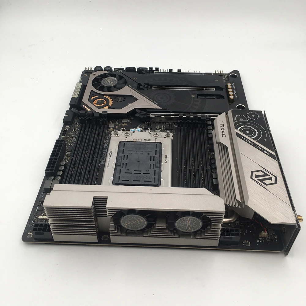 Hot Sale Desktop Motherboard For ASROCK TRX40 TAICHI 8×DDR4 8+24 PIN ATX 256GB Support 3970X 3900X Fully Tested 6 Hot Sale Desktop Motherboard For ASROCK TRX40 TAICHI 8×DDR4 8+24 PIN ATX 256GB Support 3970X 3900X Fully Tested - Image 4