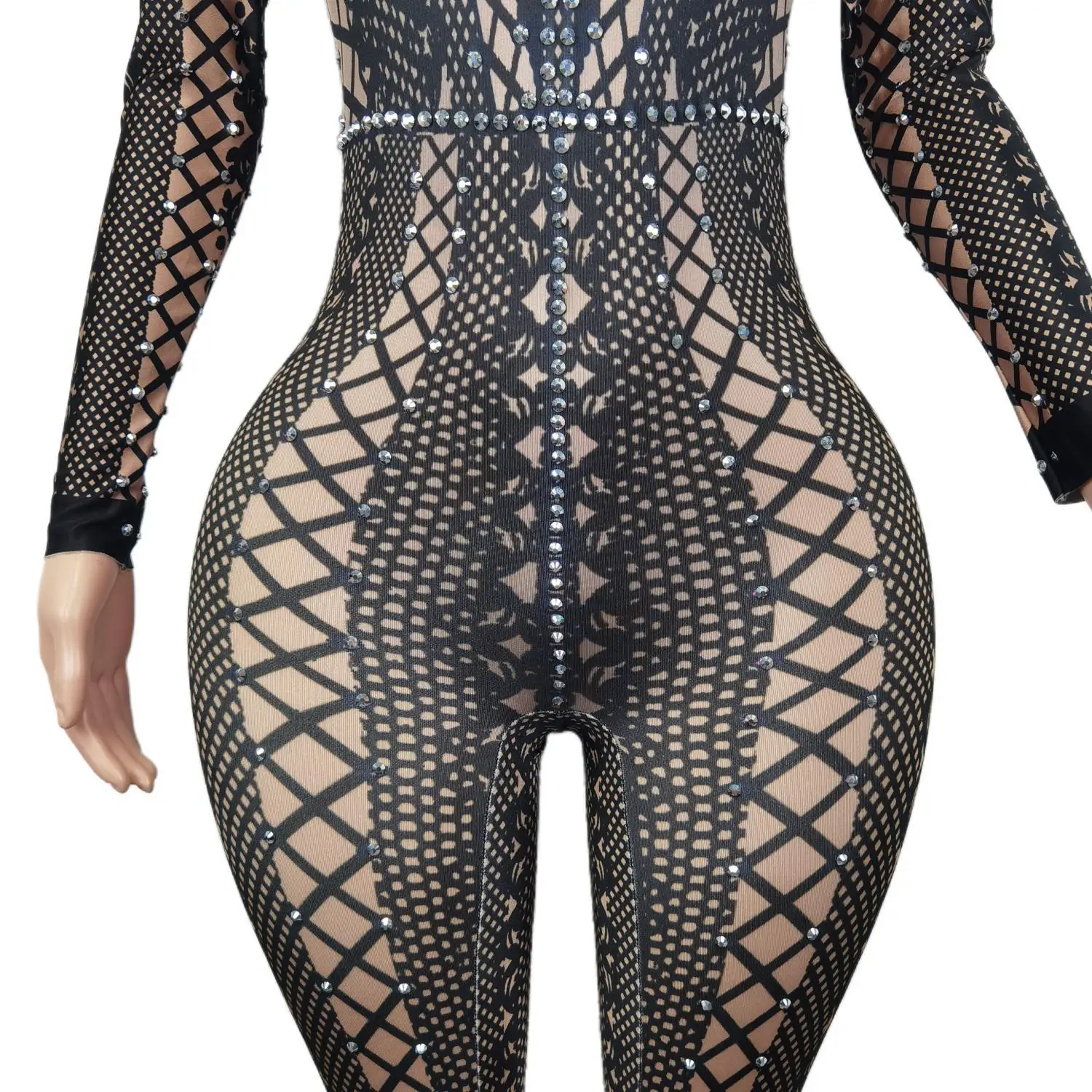 Рисунок 6 - Блестящий женский Облегающий комбинезон со стразами