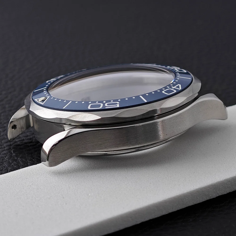 High-Quality Silvery Case Men's Diving Watch with Automatic Movement