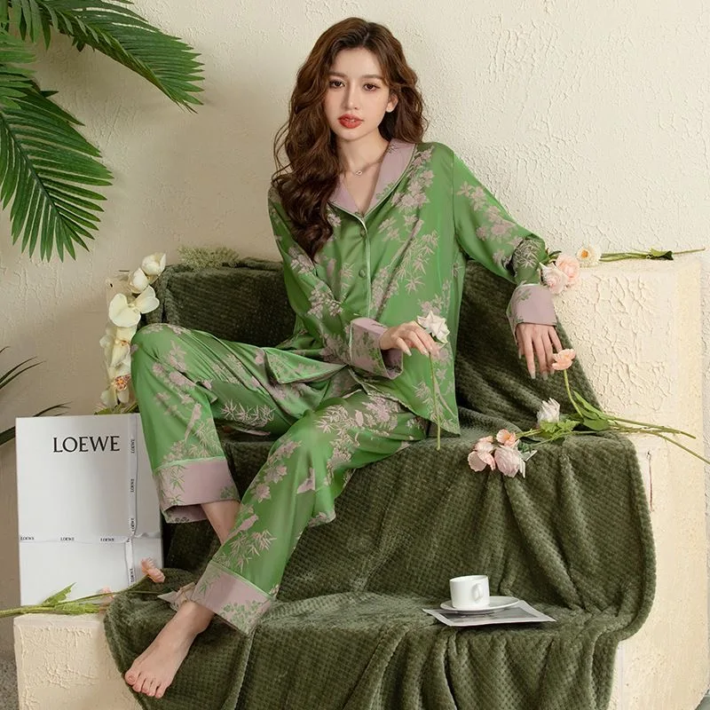New Ice Silk Pajamas Women's Ice and Snow Silk Cover Oil Painting Long Sleeve Spring and Autumn Home Fur Set Skincare Home Fur