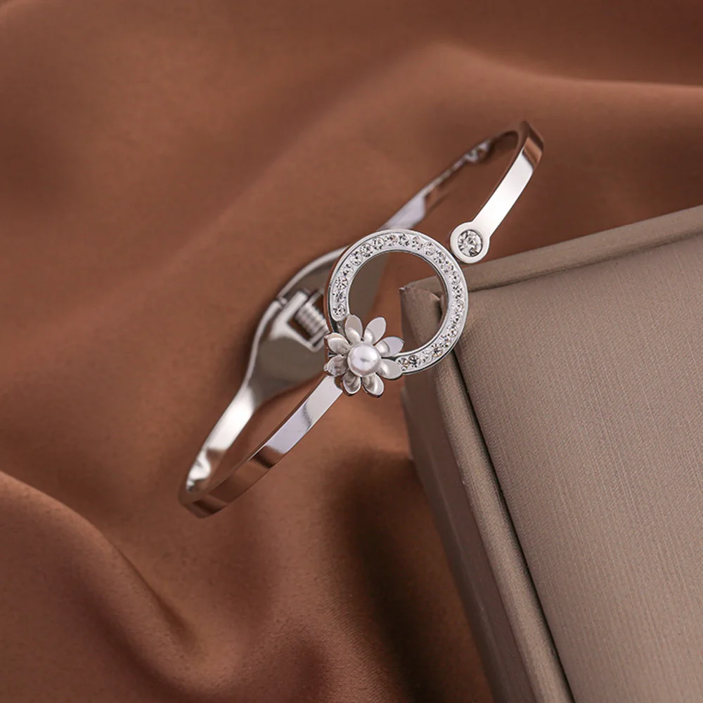 316L Five Leaf Clover Daisy Zircon Hollow Round Open Bracelet Women's Fashion Gold Plated Cuff Bracelet Waterproof Jewelry 3