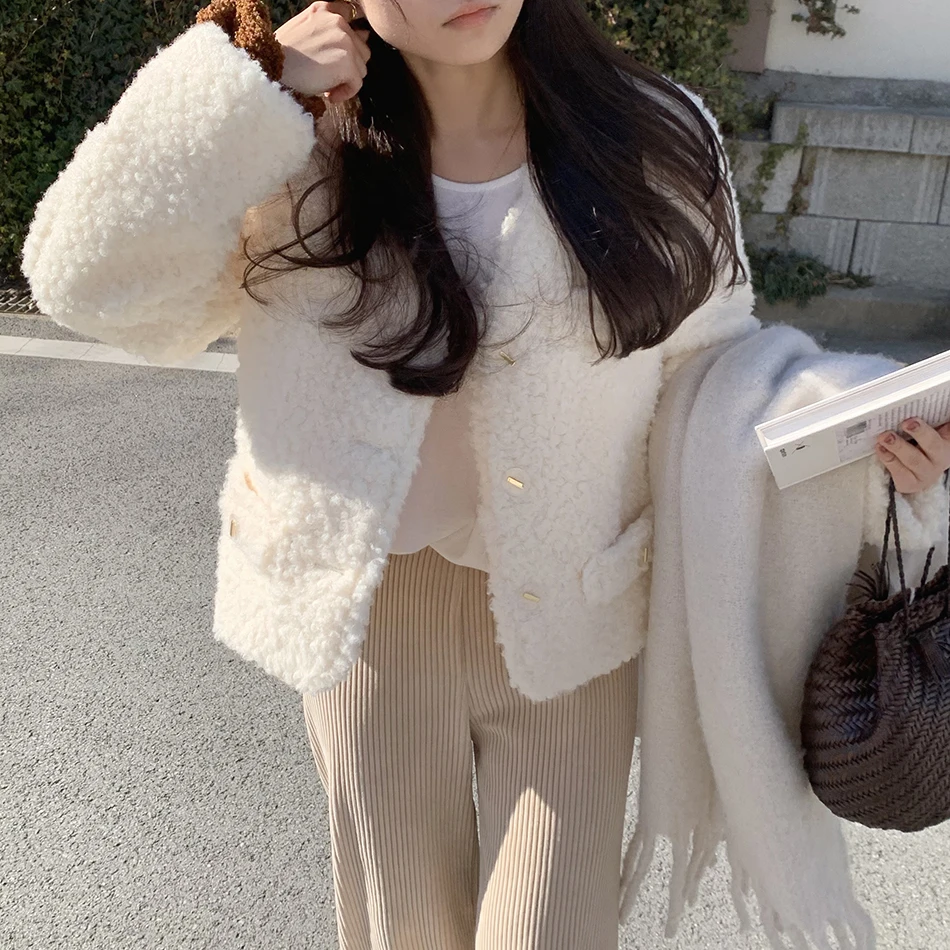 Berber Fleece Sweet Girls Jakcet Korean Fashion 2023 New Arrivals Hot Sell Winter Warm Women Coat Short Cut Design