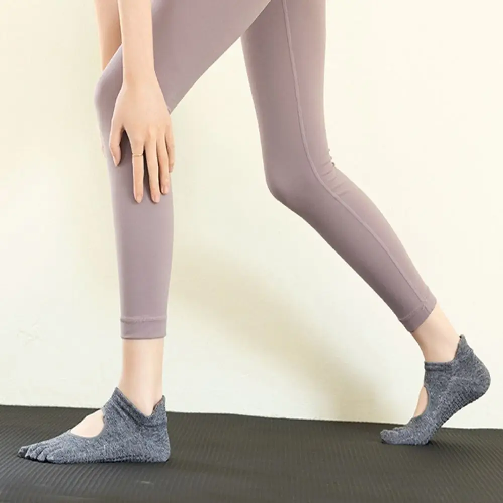 1 Pair High Quality Anti-slip Yoga Pilates Socks Cotton Split Toe Sport Socks Breathable with Grip Five-finger Socks Dance 3 Sd803d214a9014f97b5f3dd5d6dbcfbf3B