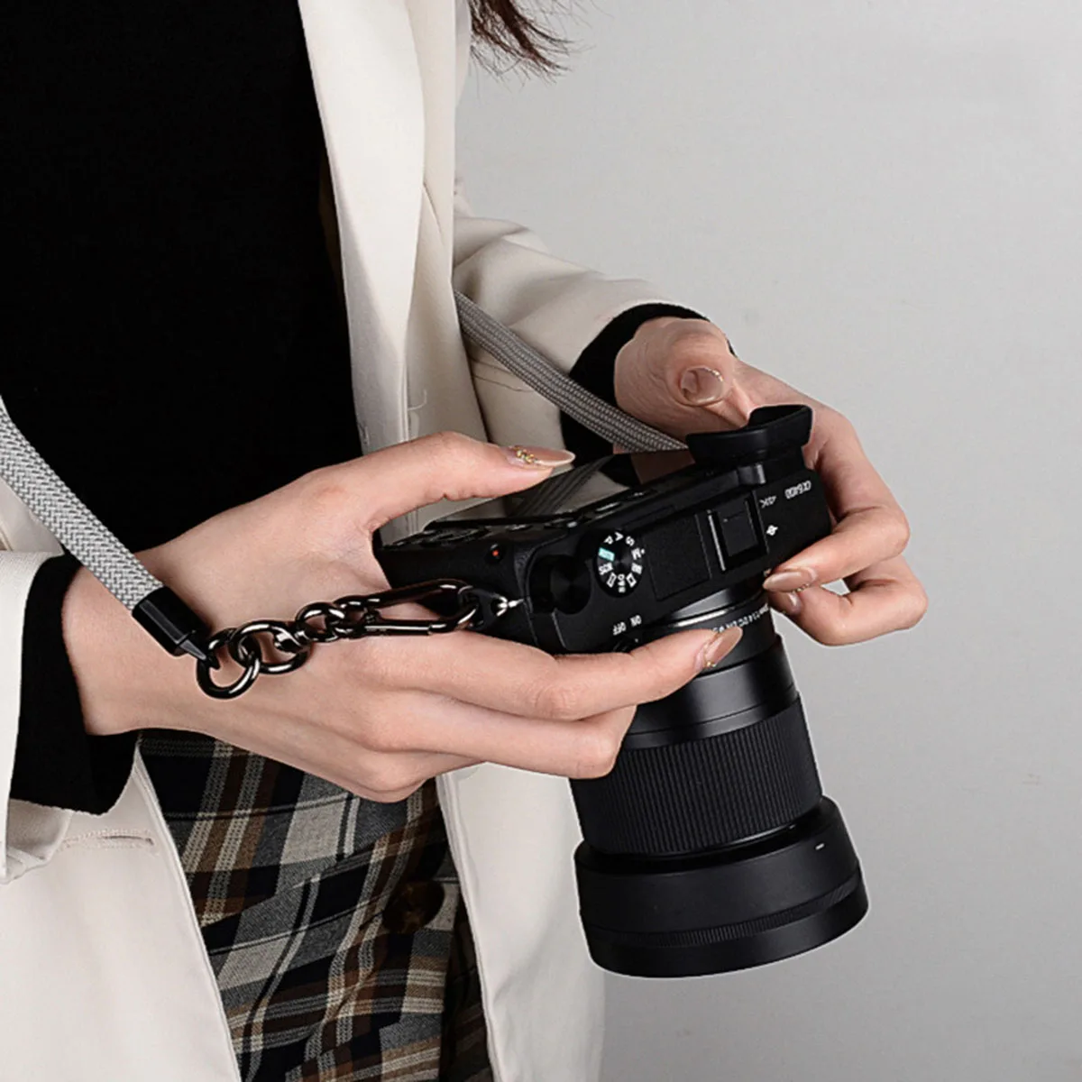 Hands-Free Mobile Phone Lanyard with Detachable Shoulder and Neck Strap