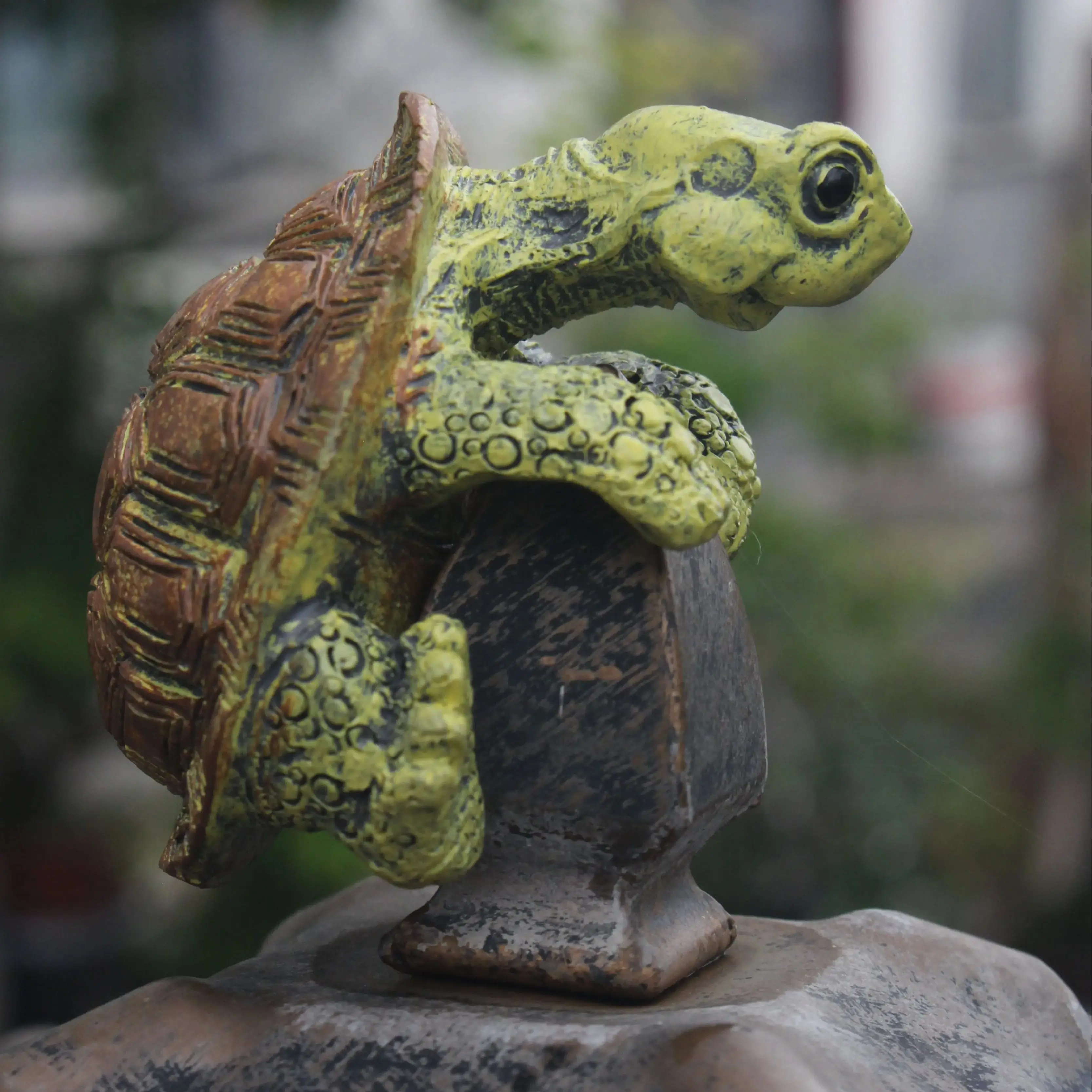 Charming Resin Turtle Statue for Versatile Indoor and Outdoor Decor
