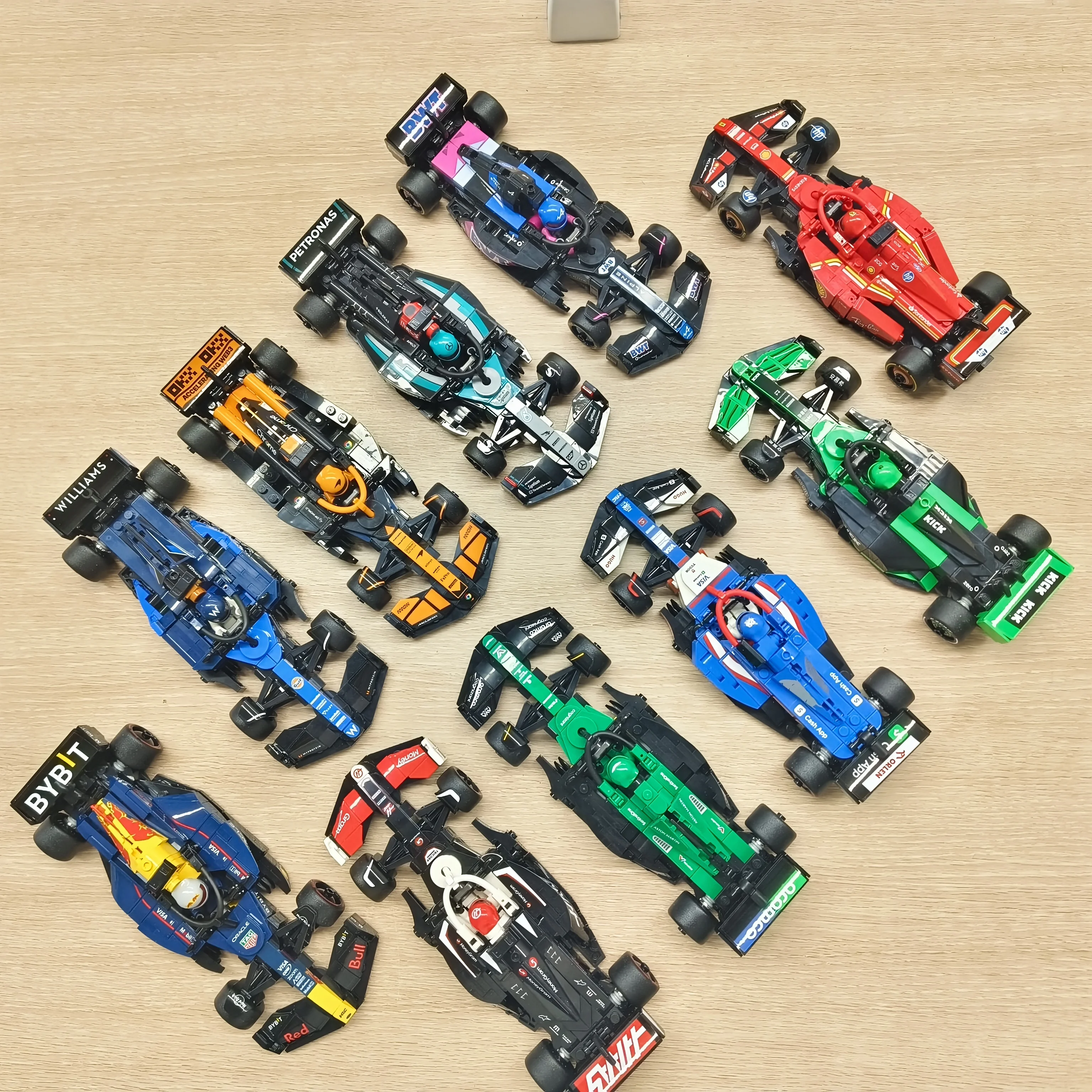 ミニカー用アクセサリーとコインセット 2601pcs Racers Speed Champions Ultimate Formula 1 Collector