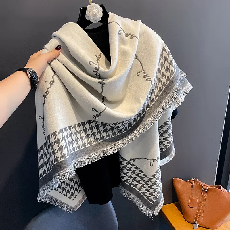 Autumn Winter New Square Scarf Women Outdoor Keep Warm Thick Large Scarf Luxury Soft Imitated Cashmere Lady 130*130cm