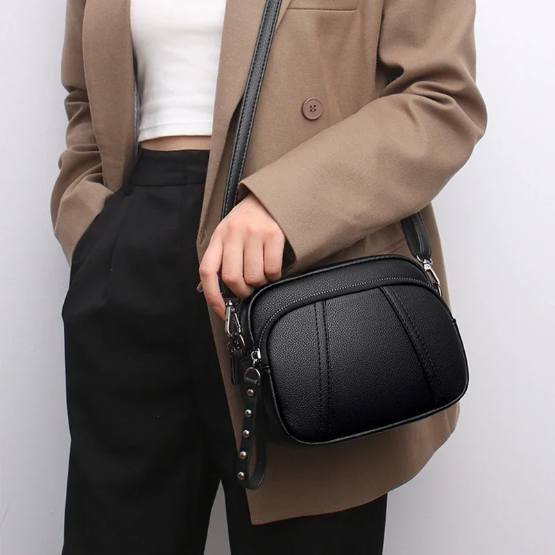 Solid Color Fashionable Rivet Zipper Women's Mobile Phone Bag