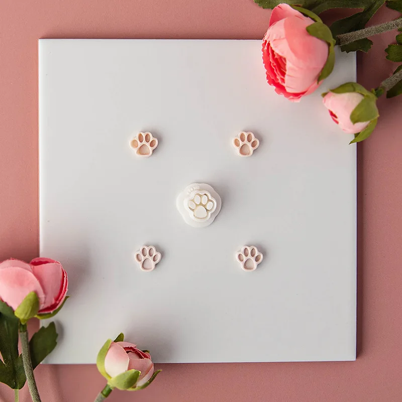 Cute Cartoon Paw Print Clay Cutter Animal Dog Cat Paw Print Polymer Clay Embossing Cutter Earring Jewelry Molds Tools