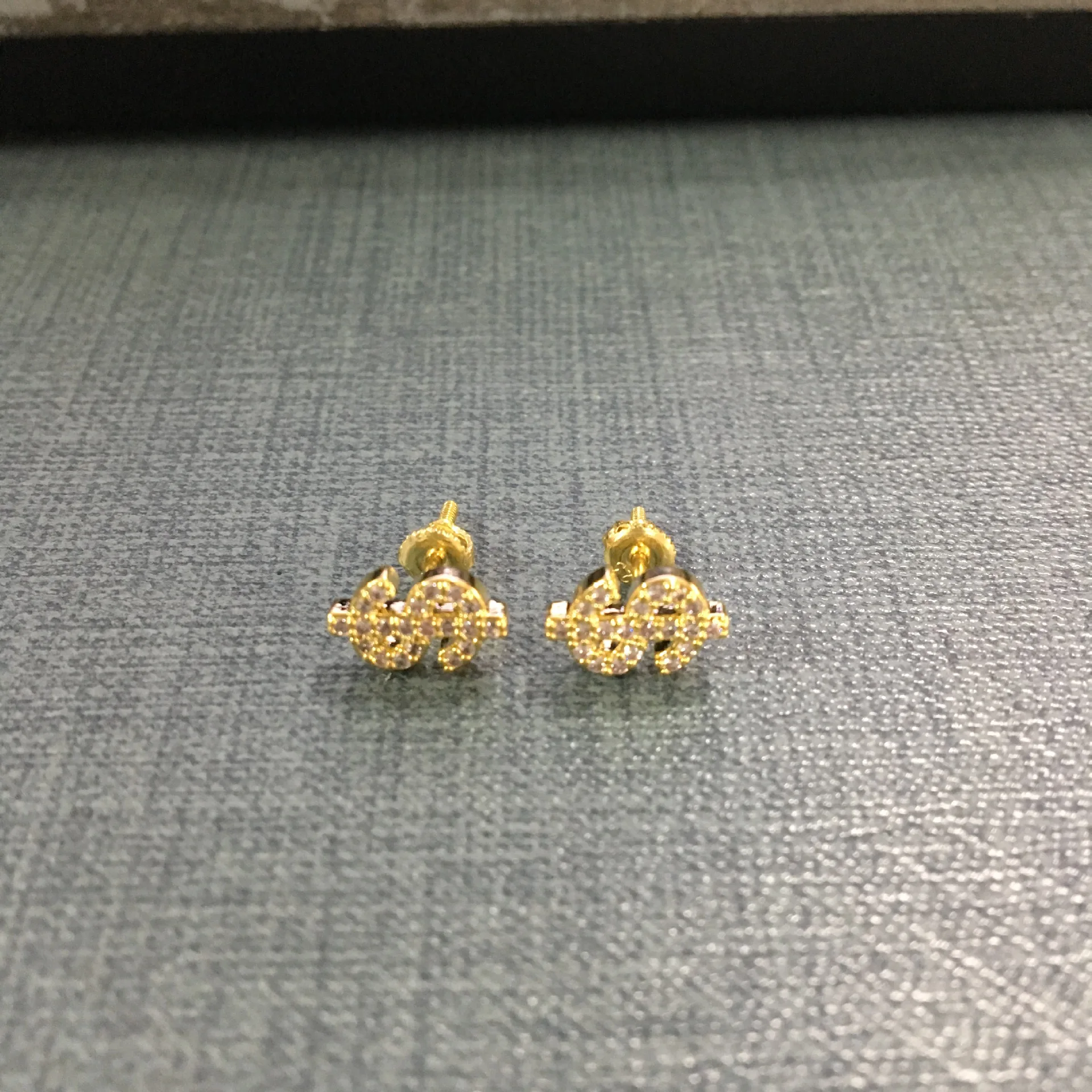 2024 New US Dollars Shape Mirco Pave Bling Iced Out Prong Setting Brass Earrings Fashion Hip Hop Jewelry BE062