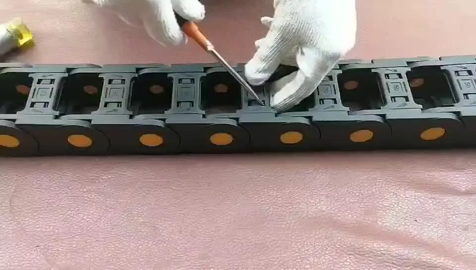 Plastic Cable Drag Chain R100, 45x60mm Inner Size, 1 Meter Length - For CNC Machines & Automation